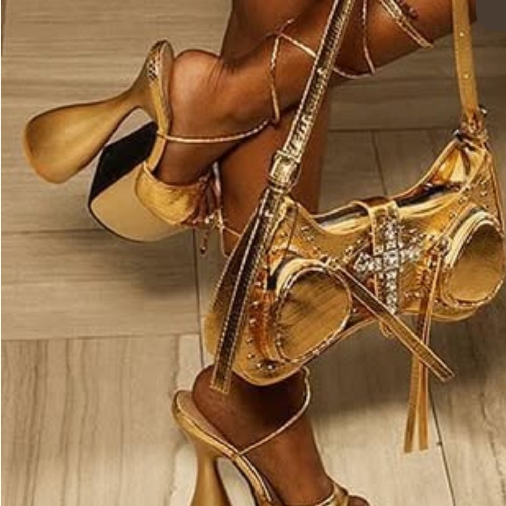 LIKE NEW Fashion Nova Gold platform Heels - Size 5.5 - Picture 2 of 4